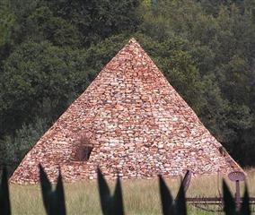 MF2010 Pyramid Keeper