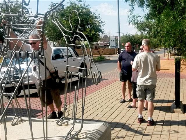 Soweto series #2 - Wire art - Vilakazi/Moema St