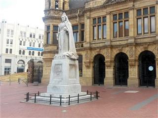 Queen Victoria Statue